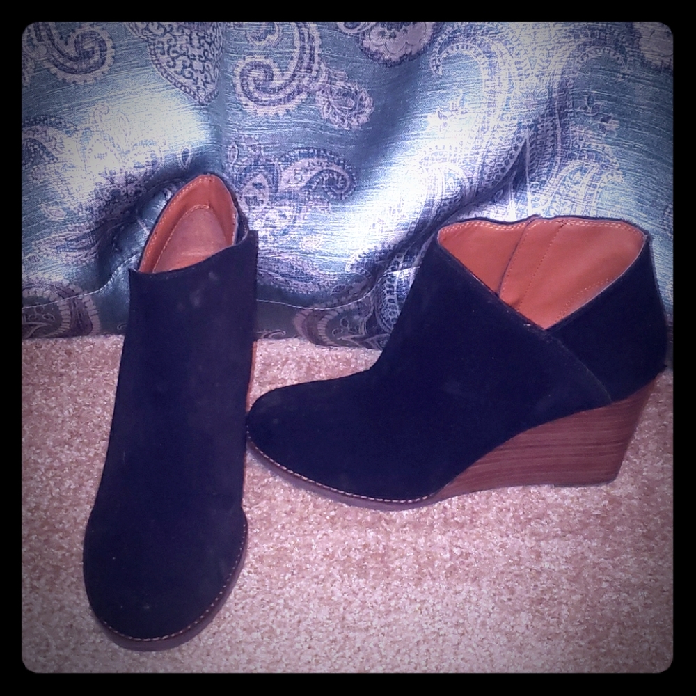 Wedge shoes